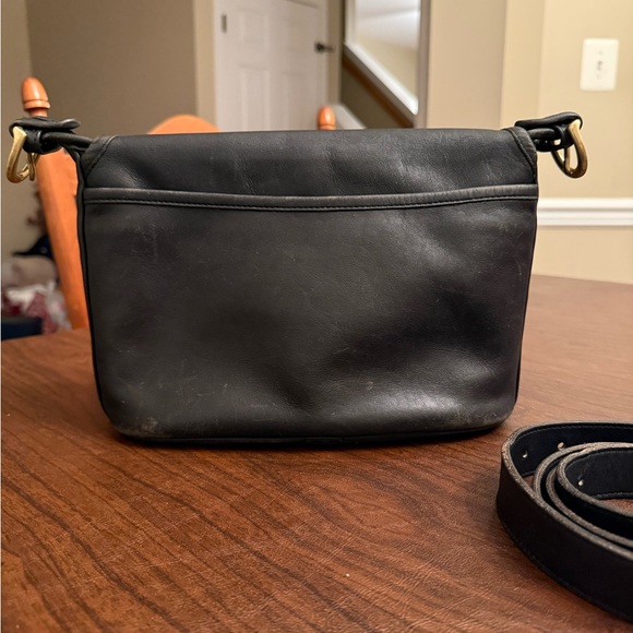 Coach Black Leather Crossbody Bag with Flap Closure - Picture 4 of 6
